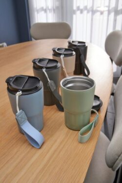 Skodelica z dvojno steno iz nerjavečega jekla (320 ml)